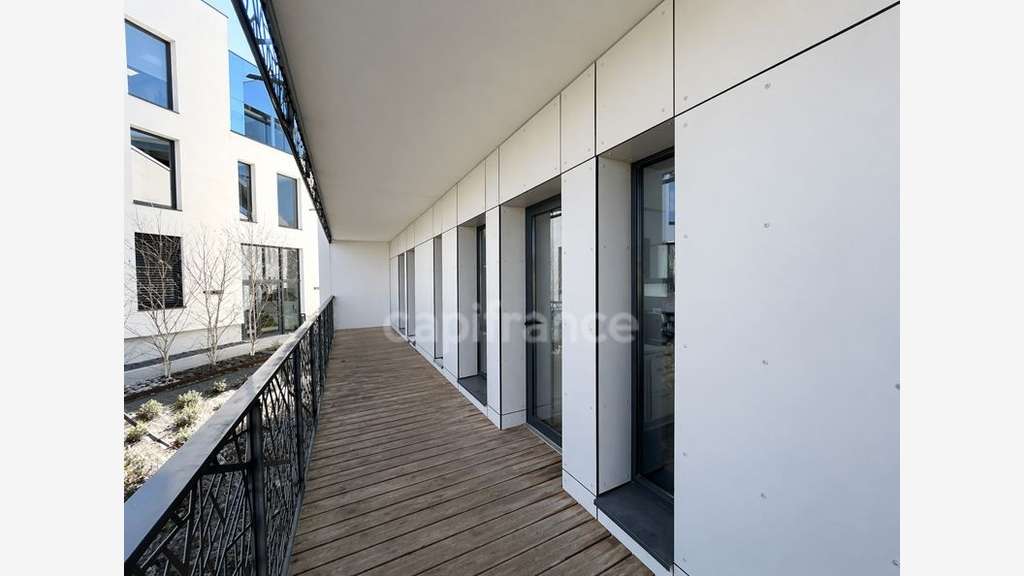Vente plateau de bureaux moderne 204m² à Annecy