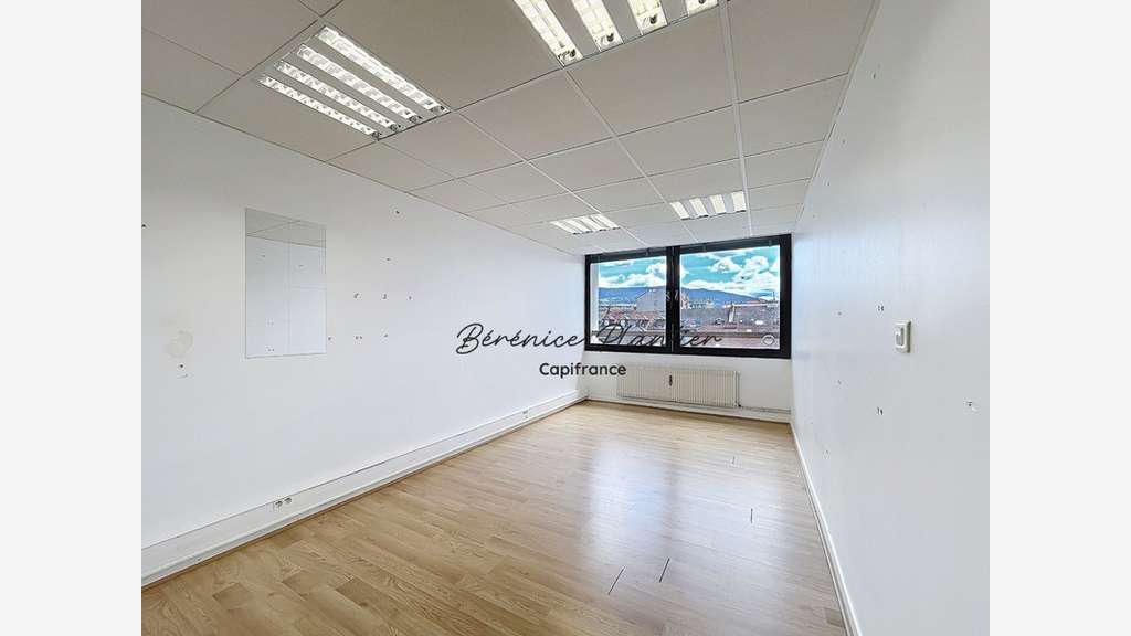 Vente bureau 65m² dernier étage avec ascenseur