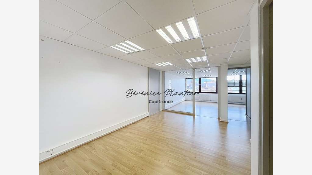 Vente bureau 65m² dernier étage avec ascenseur