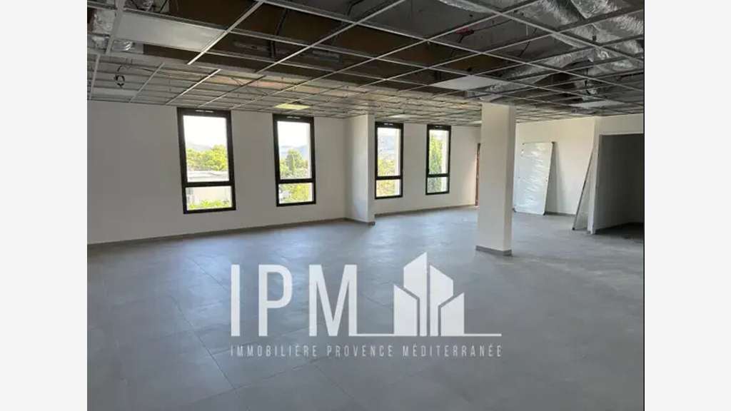 A vendre bureaux 150m² ZA Napollon 13400 Aubagne