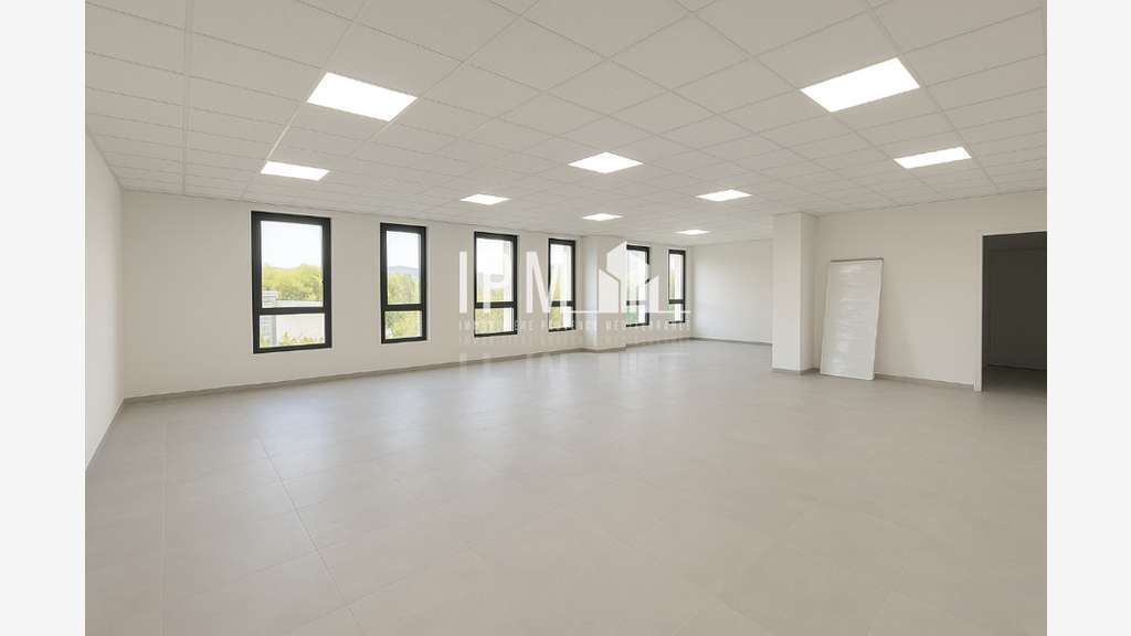 A vendre bureaux 301m² divisible  R+2 Aubagne