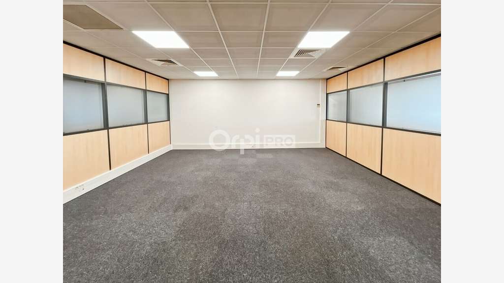 Bureaux d'exception de 560m² à vendre à Aubagne