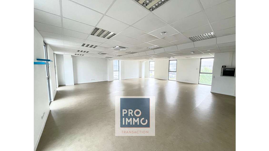 Vente plateau de bureaux 150m² R+1 à Aubière