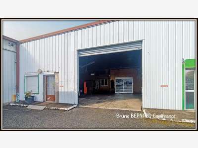 Local bureau entrepôt 170m² à vendre à Aureilhan