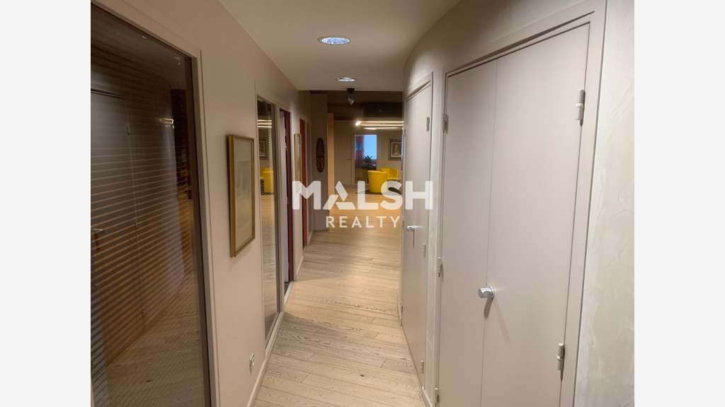 Bureaux en bon état à vendre 295m² à Bron