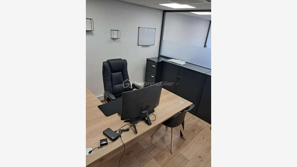 AV plateau de bureaux R+1 à Cannes La Bocca centre