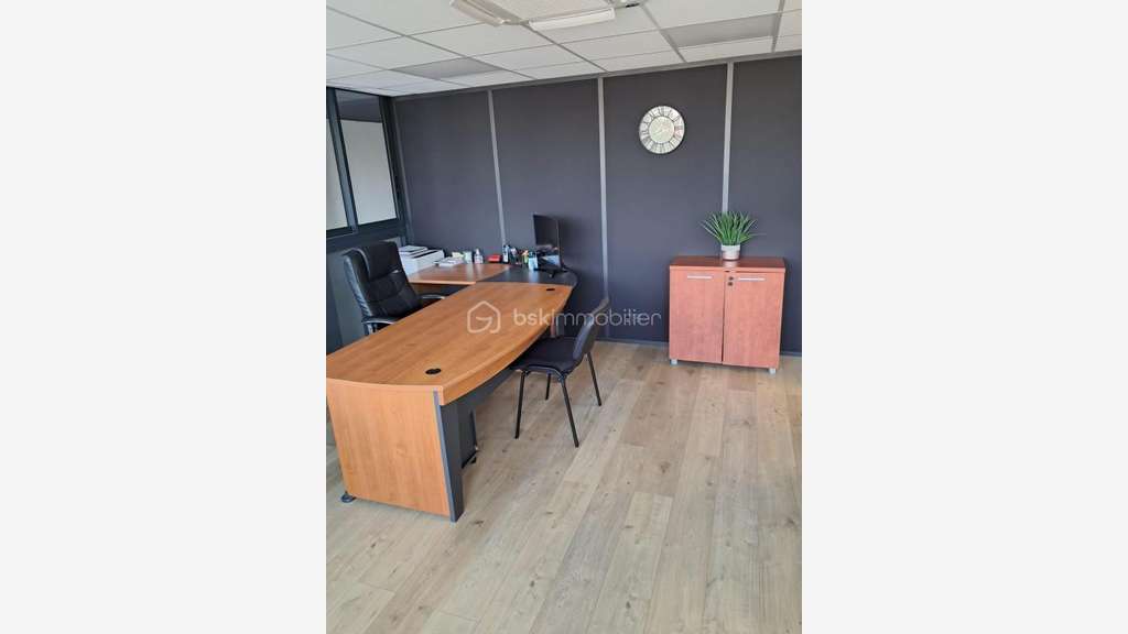 AV plateau de bureaux R+1 à Cannes La Bocca centre