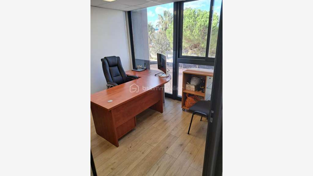 AV plateau de bureaux R+1 à Cannes La Bocca centre