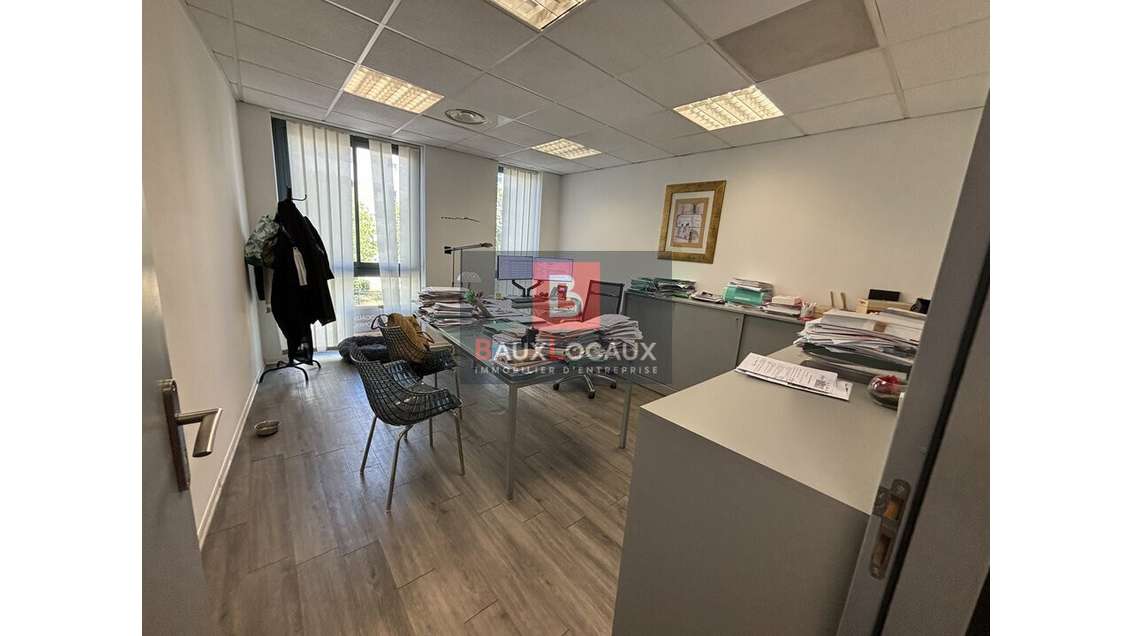 Bureaux 160m² R+1 à vendre à Avignon