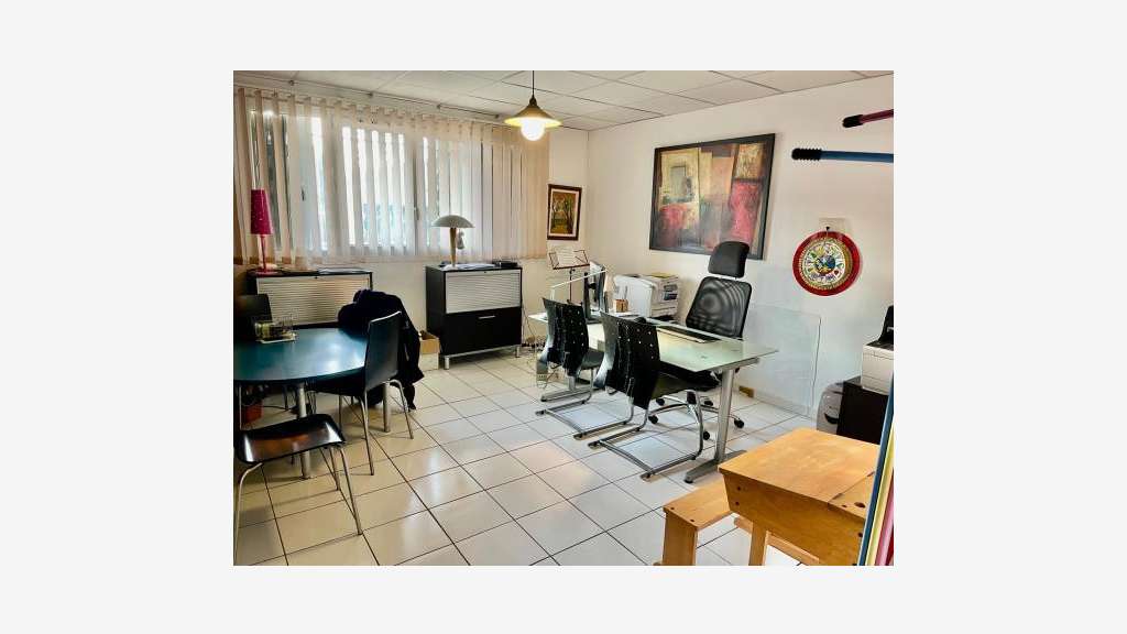 Vente bureau 70m² en zone franche à Avignon