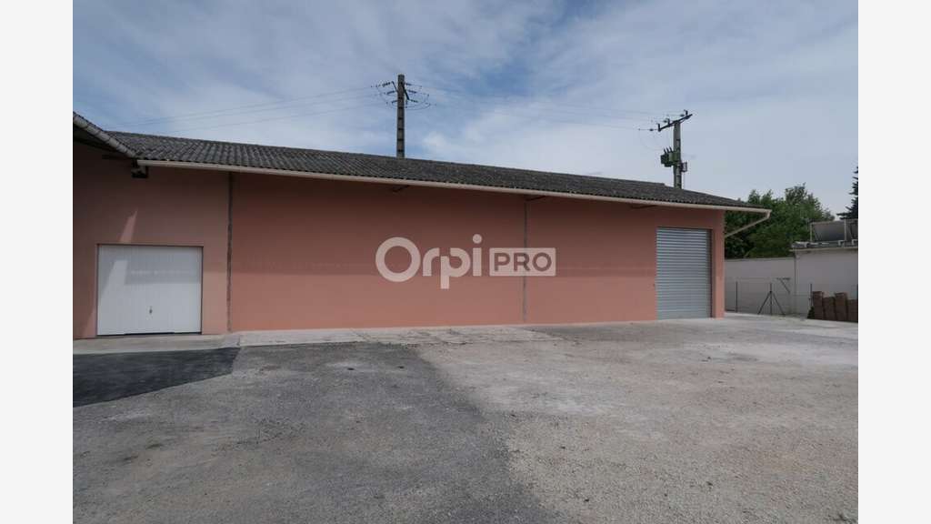 A louer entrepôt de stockage 124m² à Jonquières