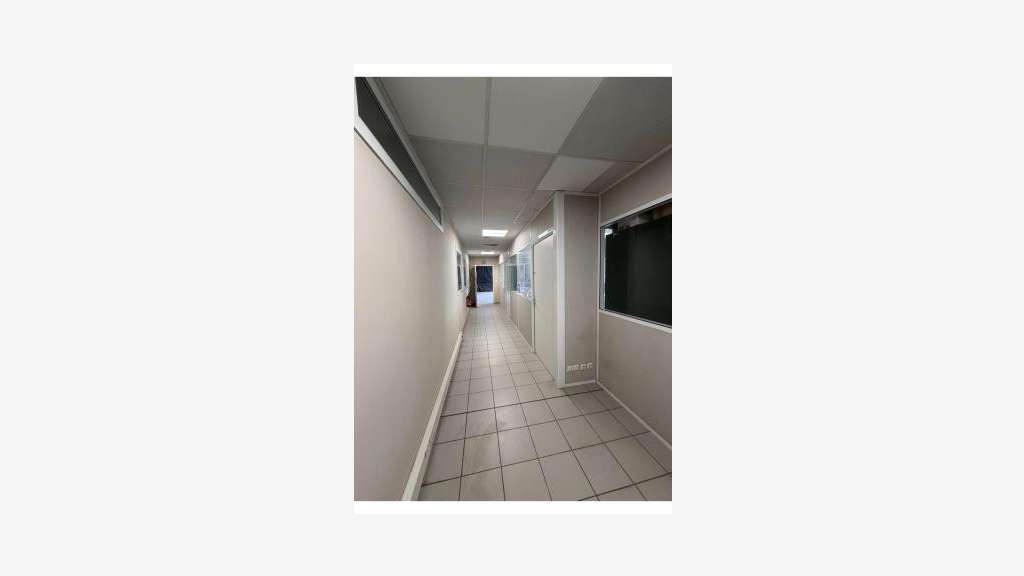 Vente bureau 300m² à Avignon Fontcouverte