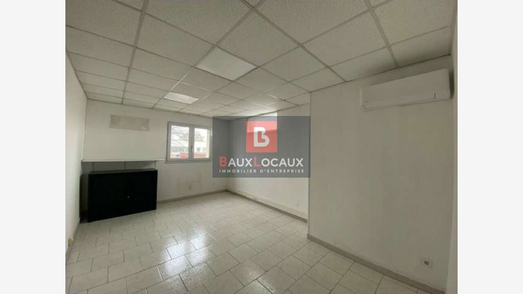 A vendre bureaux 100m² à Avignon Fontcouverte