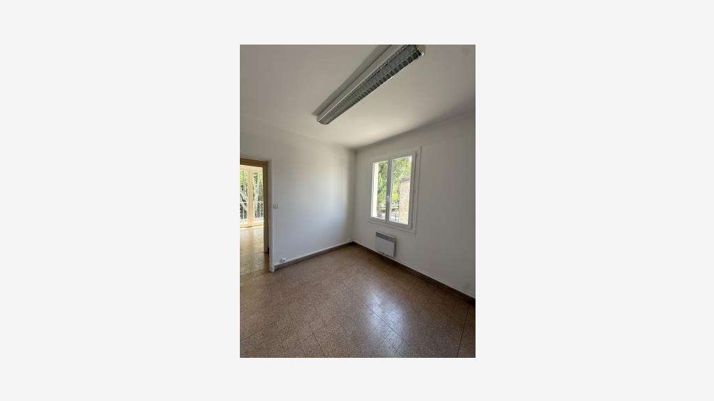 Vente bureaux 322m² empl stratégique à Avignon