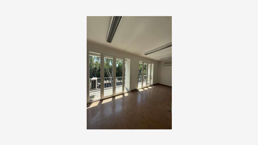 Vente bureaux 322m² empl stratégique à Avignon