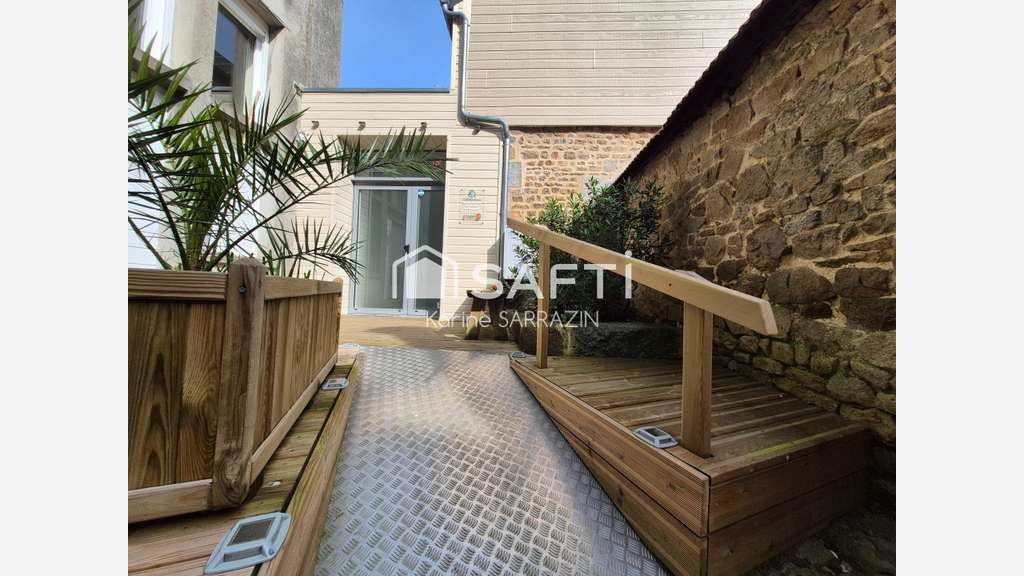 Vente espace de travail au coeur d'Avranches