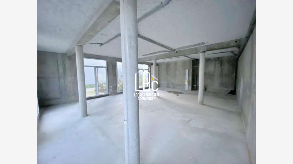 AV cellule commerciale 116m² Ile de Nantes CHU 