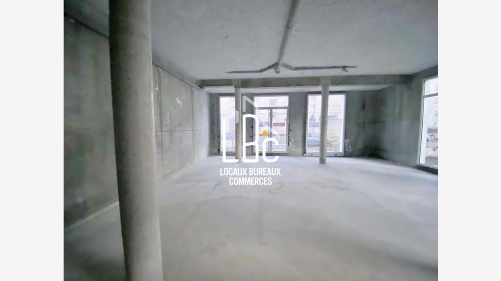 AV cellule commerciale 116m² Ile de Nantes CHU 