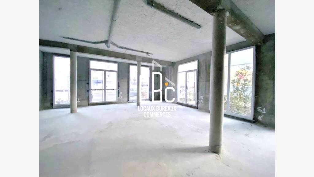 AV cellule commerciale 116m² Ile de Nantes CHU 