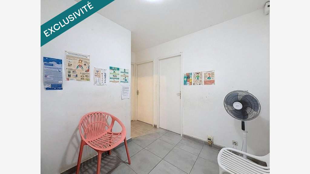 Vente local dans centre médical loué 40m² Moudong