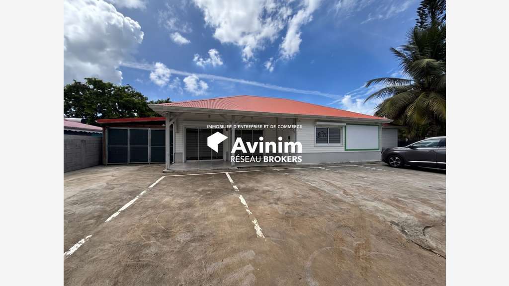 Maison de Bureaux 132 m² Aménagée en Local Pr