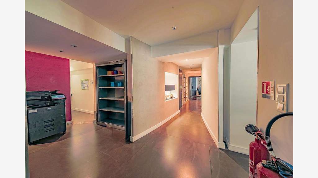 Vente local commercial bureaux 6 pièces à Bastia