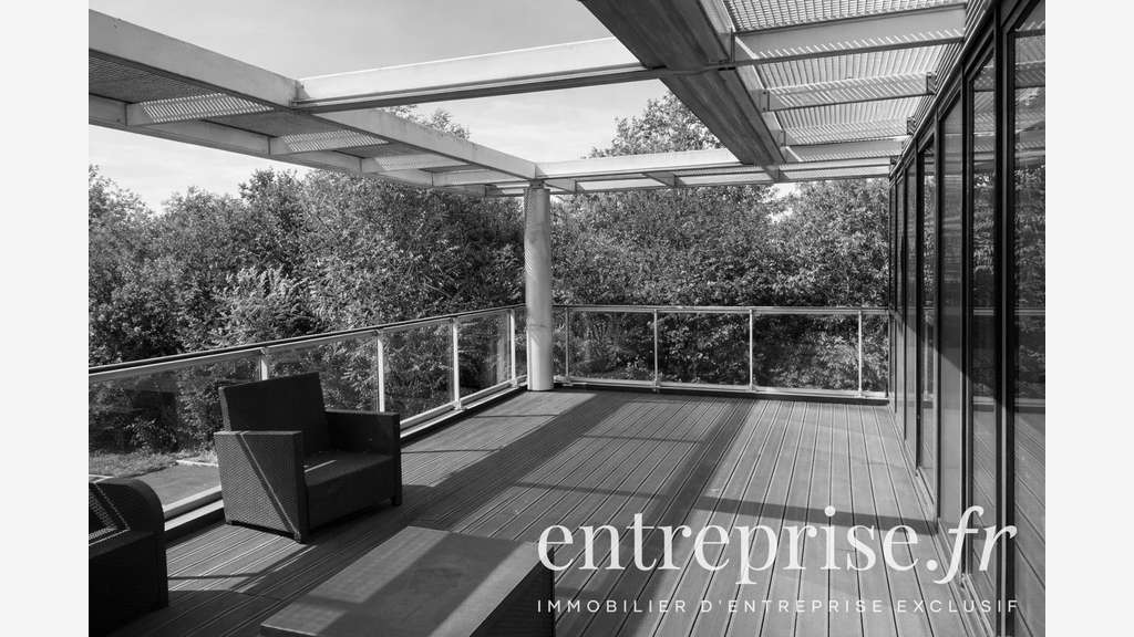 Bureaux lumineux à vendre à Beaucouzé