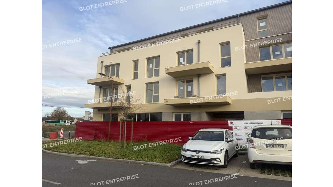 A vendre cellule 163m² à Bédée