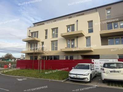 A vendre cellule 163m² à Bédée