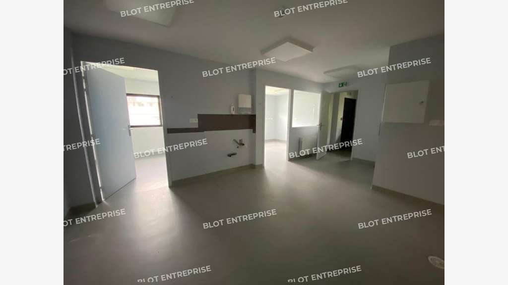 A vendre locaux professionnels 210m² Le Faou