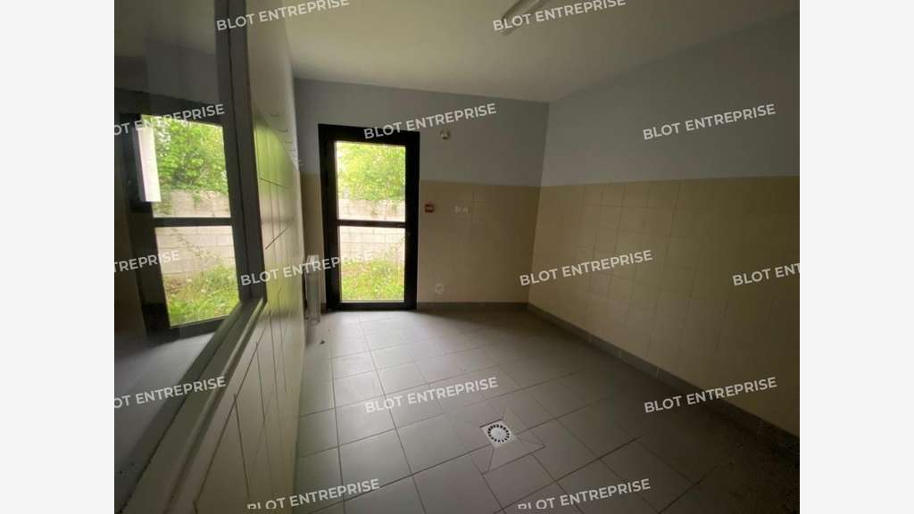 A vendre locaux professionnels 210m² Le Faou