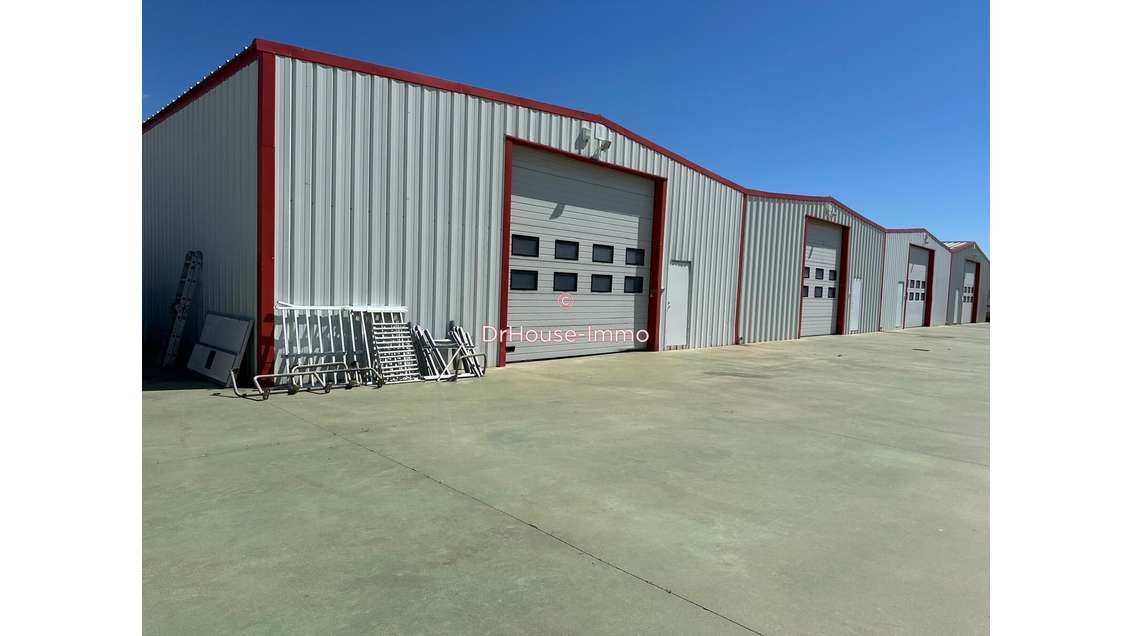 Bellegarde 900M2 Entrepôts sur Terrain 2860 m2