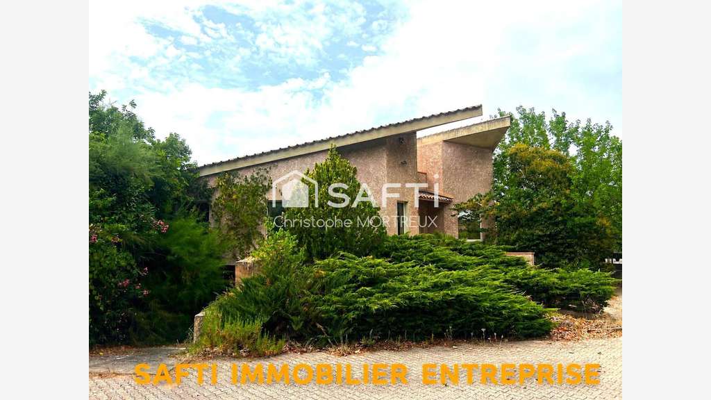 Immeuble professionnel offrant de multiples