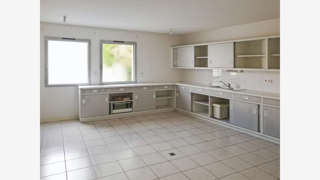 Bureaux avec 6 places de parking à vendre Bessines