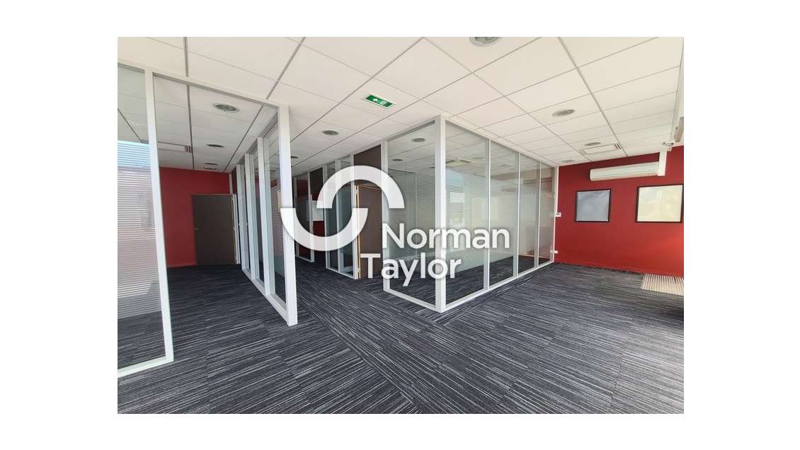 Bureaux 1500m² à vendre à Béziers D612 