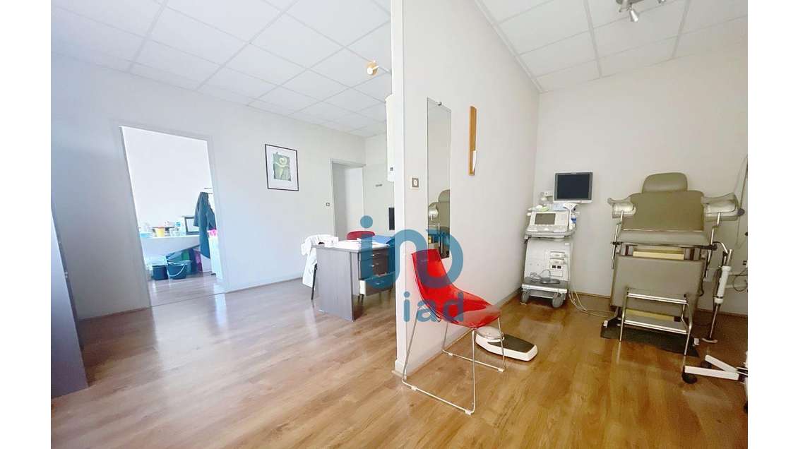 Vente local 63m² Centre médical de Montimaran