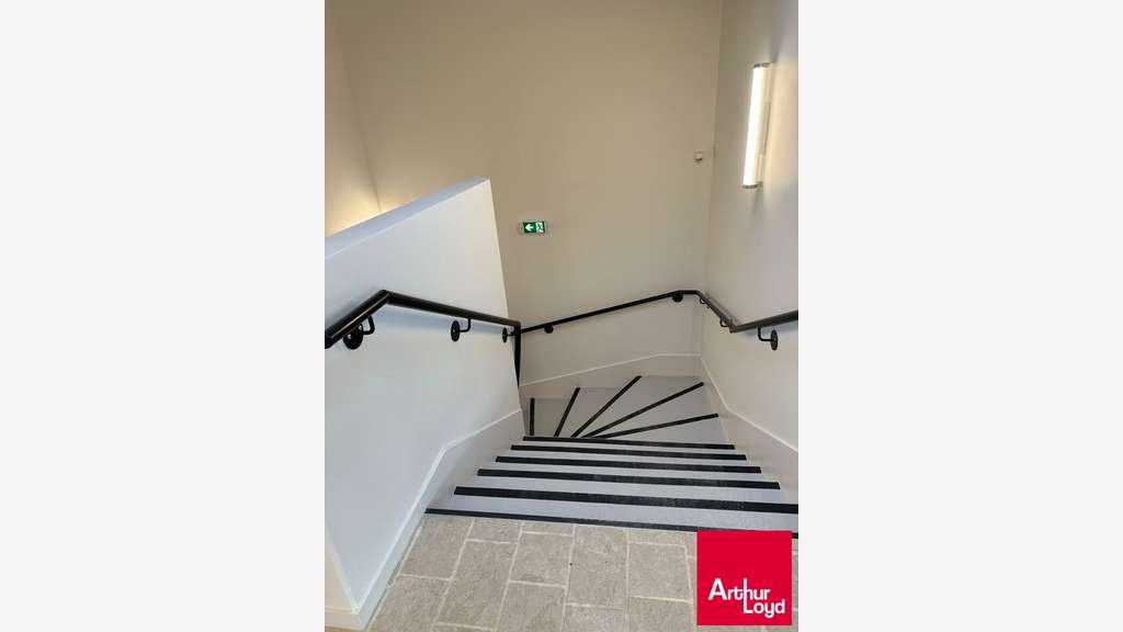 Bureaux très lumineux 96m² R+1 à vendre Biarritz