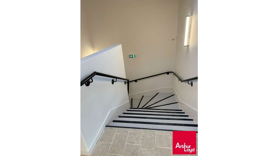 Bureaux très lumineux 96m² R+1 à vendre Biarritz