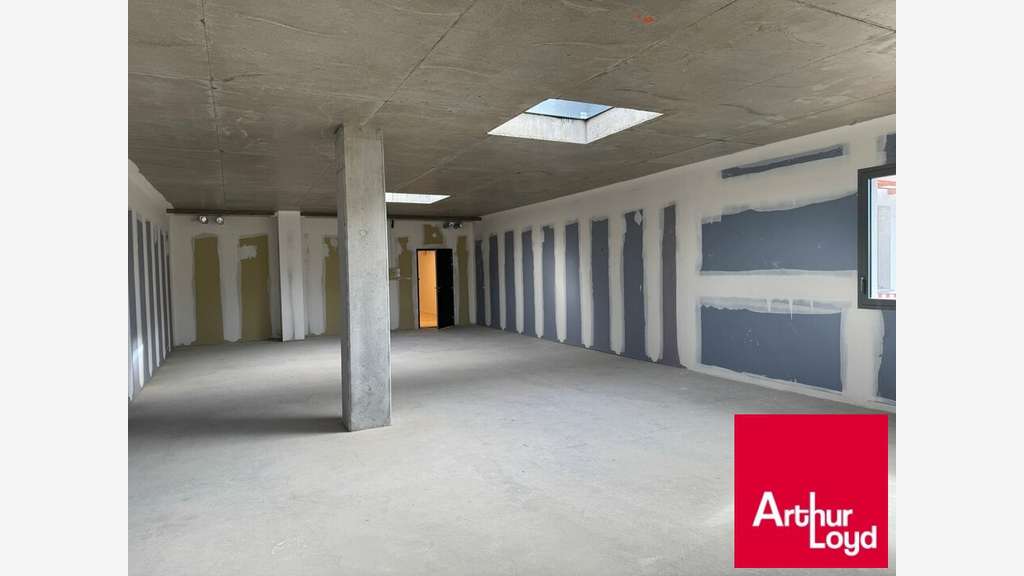 Bureaux de 97m² à vendre au 1er étage à Biarritz