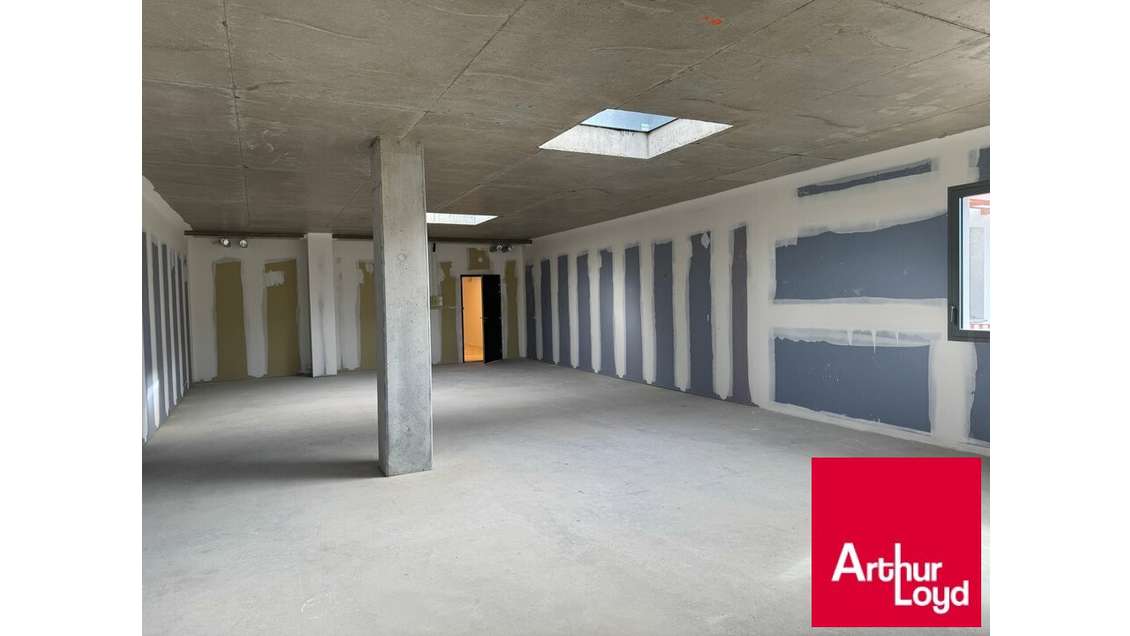 Bureaux de 97m² à vendre au 1er étage à Biarritz
