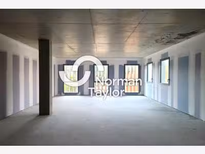 Plateau de bureaux neufs 96m² à vendre à Biarritz