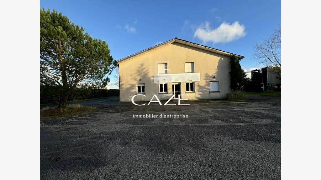 Bâtiment sur un grand foncier à vendre Blanquefort