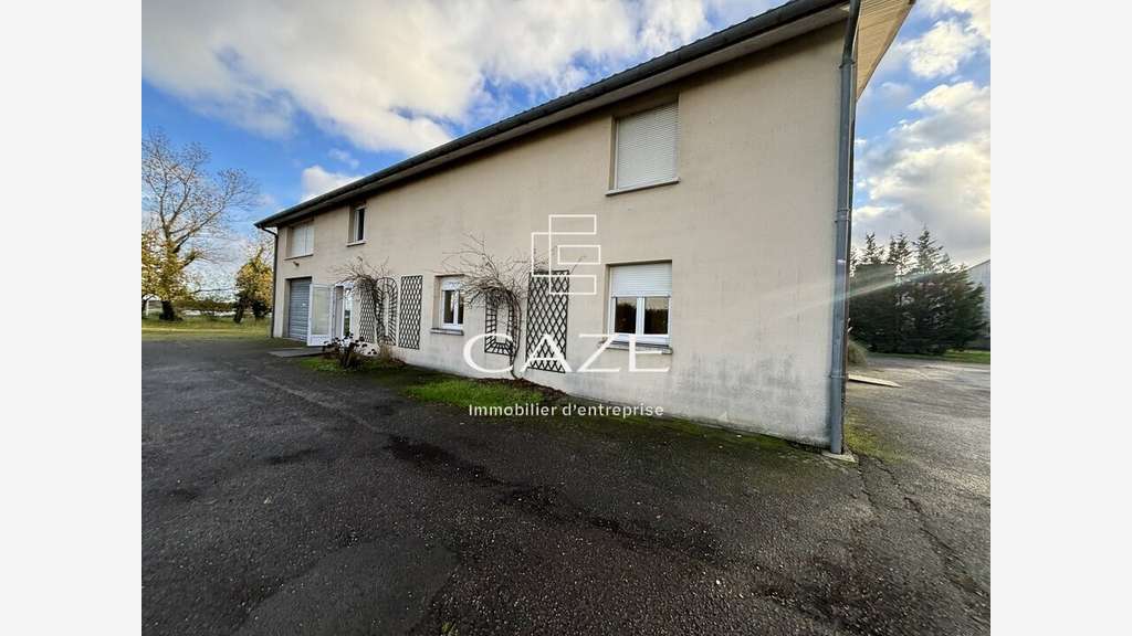 Bâtiment sur un grand foncier à vendre Blanquefort