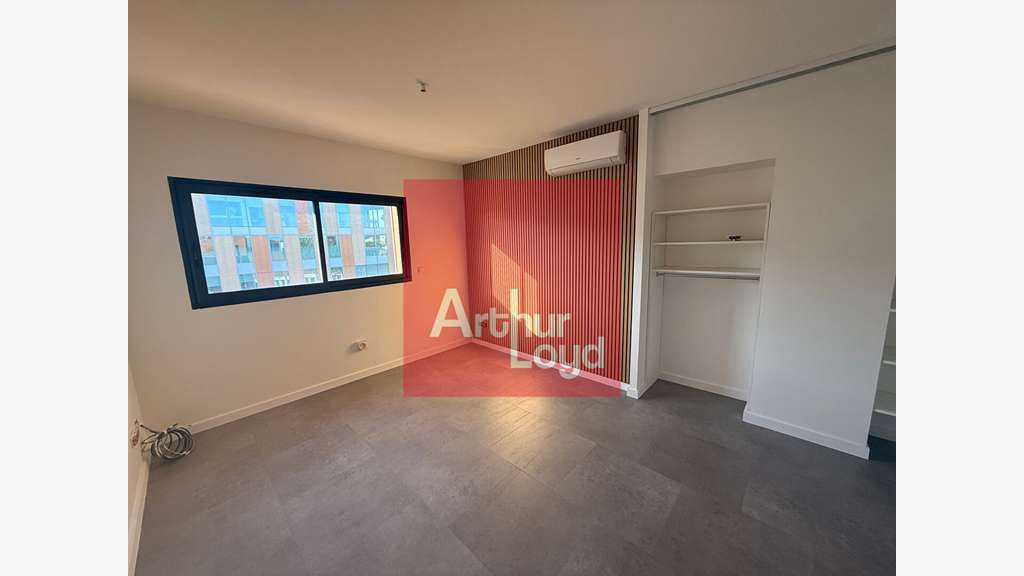 Vente bureaux 152m² avec grande terrasse à Boé