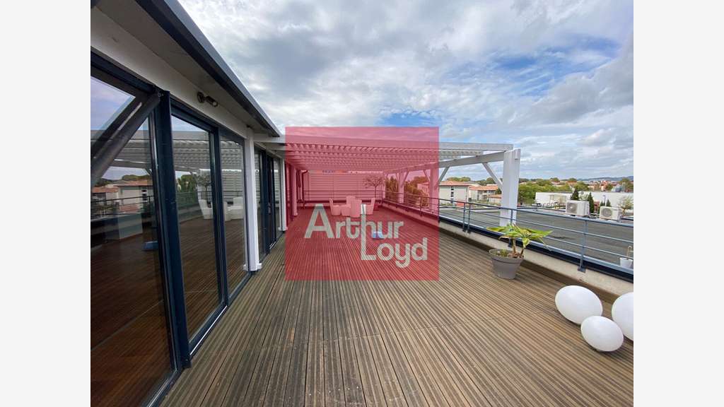 Vente bureaux 152m² avec grande terrasse à Boé