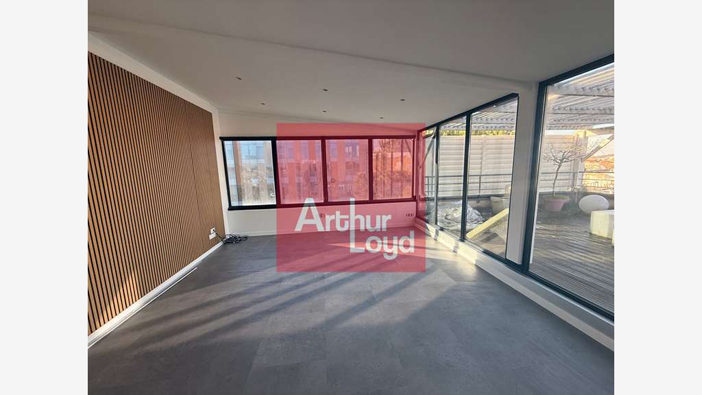Vente bureaux 152m² avec grande terrasse à Boé