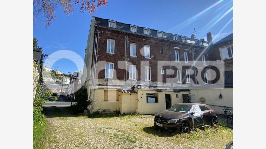 Murs ancien hôtel de 633m² à vendre à Bolbec
