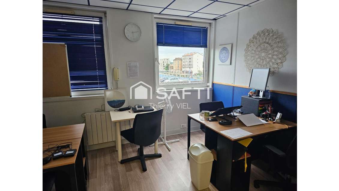 Vente bureaux 65m² modulables à Bondy gare