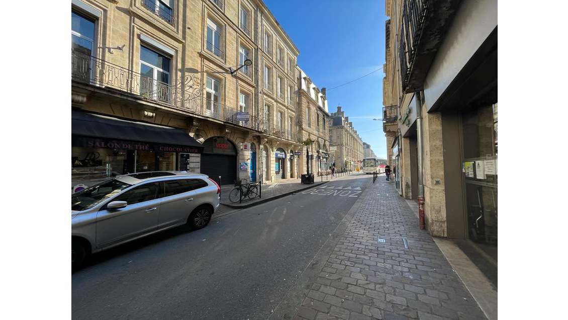 Bureaux 64m² R+1 à vendre à Bordeaux Gambetta