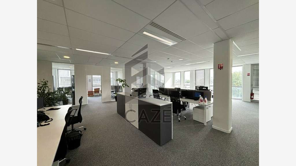 Superbes bureaux 296m² à vendre à Bordeaux Lac 
